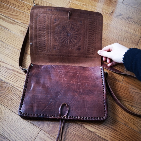 Vintage style hand-tooled genuine leather … - Picture 6 of 7